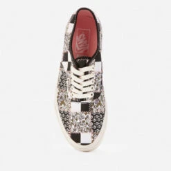Vans Women's Patchwork Floral Authentic Trainers - Multi/Marshmallow 6 Vans Women's Patchwork Floral Authentic Trainers - Multi/Marshmallow -Vans Shoes Shop 13176769 1004899012064641